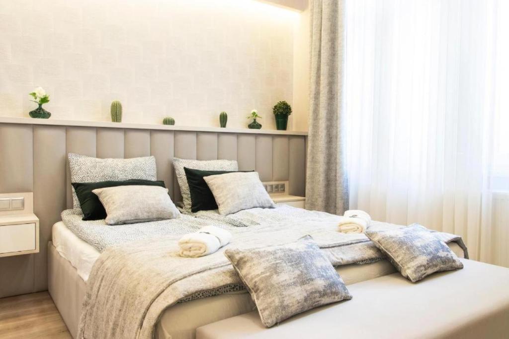 Revay Apartament *